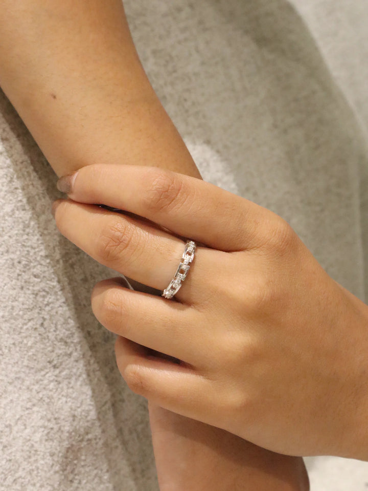 Chain Link Moissanite Statement Ring in 925 Sterling SIlver